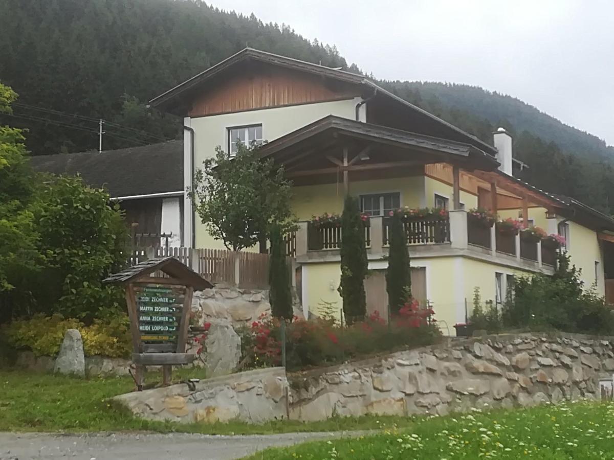 Ferienwohnung Am Bauernhof Zechner Heidi Флатах Екстериор снимка